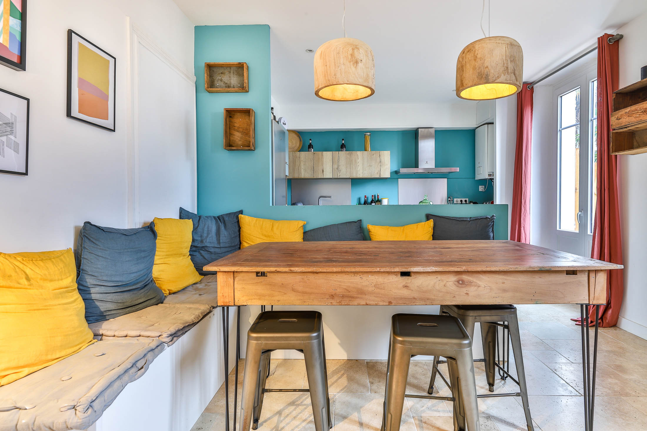 Salle à manger capturée pour une visite virtuelle immersive
